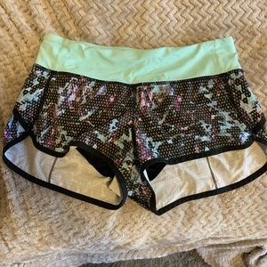 lululemon 2.5” running short